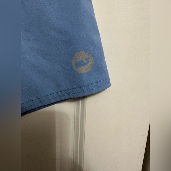 Mens Vineyard Vines board shorts - Picture 3 of 4